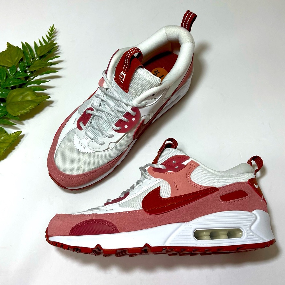Women’s Nike Air Max 90 Futura Casual Sneaker *NWOT*